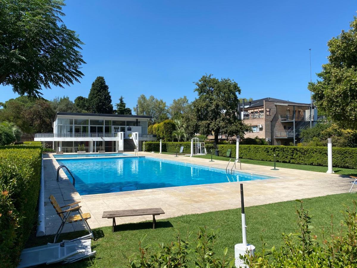 Apartamento En Country Pilar Piscina Parrilla Propia Hasta 4 Personas Exteriér fotografie